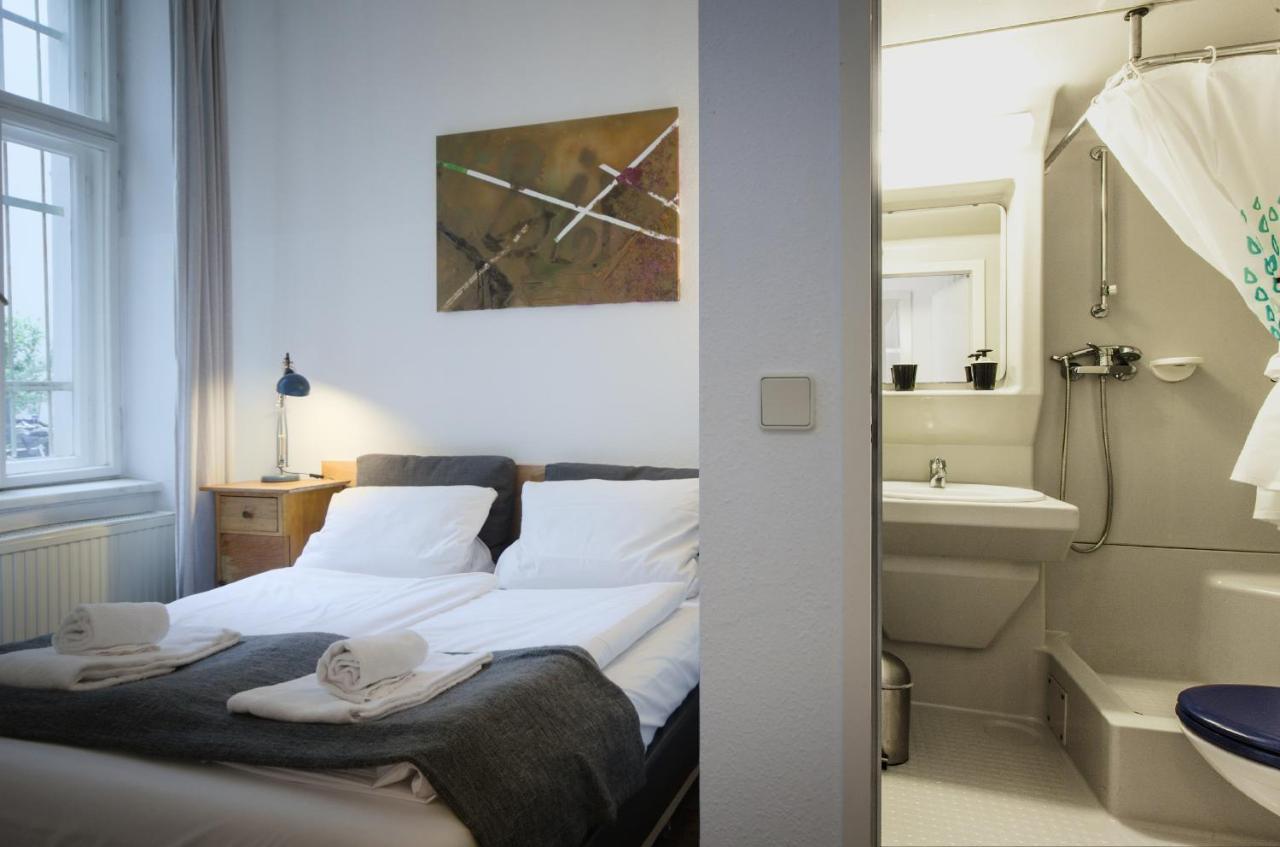 Altbauwohnung Mit 3 Baedern Berlin Extérieur photo