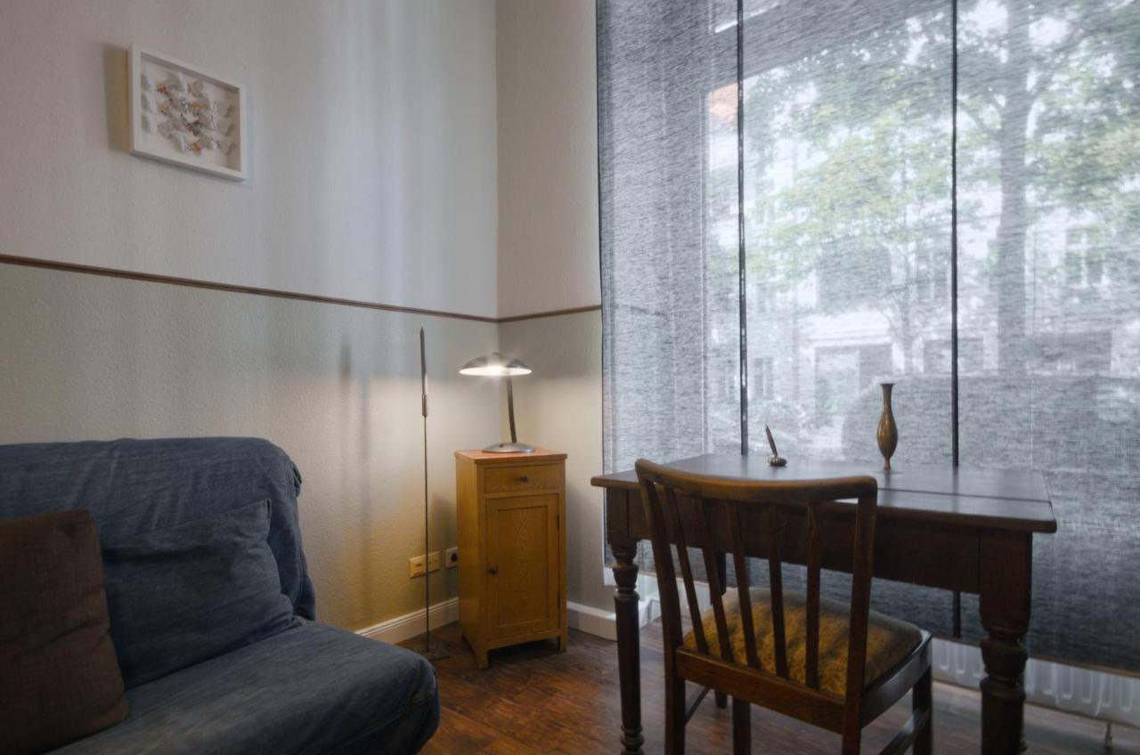 Altbauwohnung Mit 3 Baedern Berlin Extérieur photo