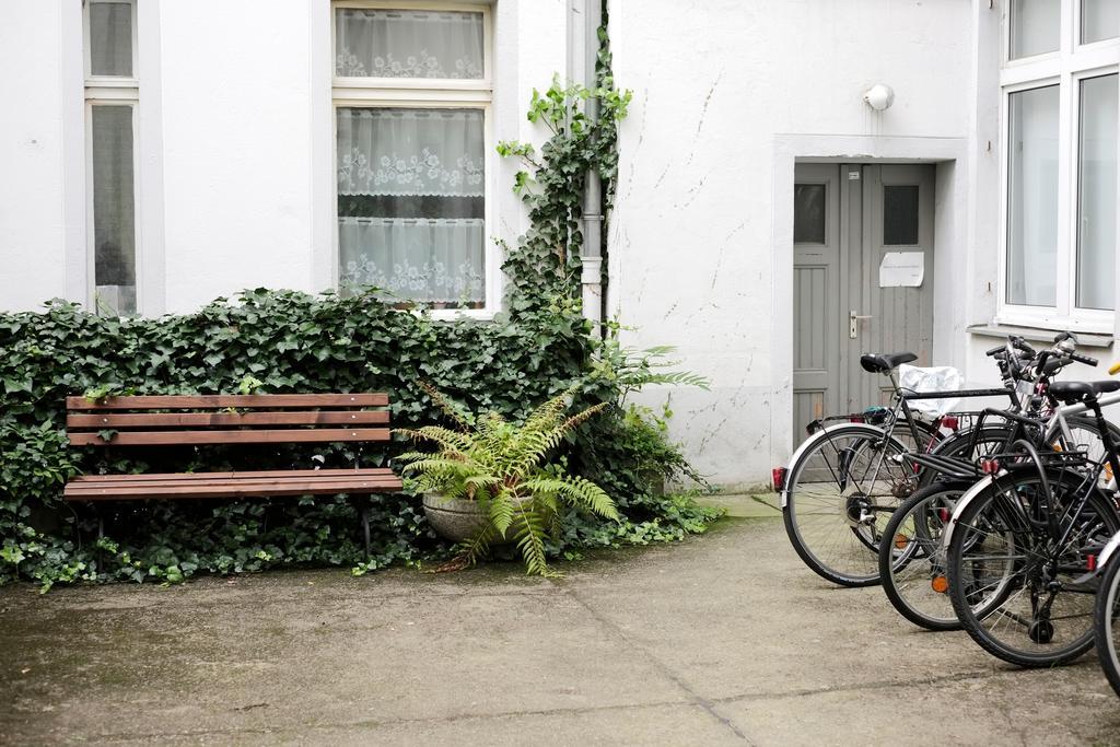 Altbauwohnung Mit 3 Baedern Berlin Extérieur photo