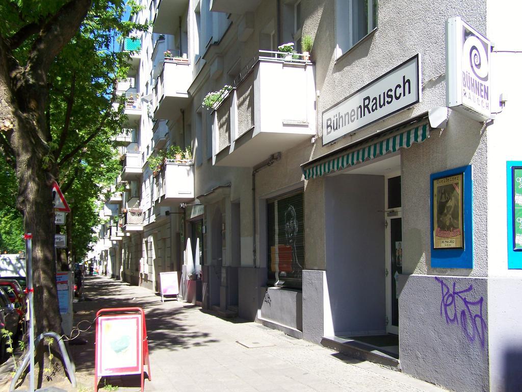 Altbauwohnung Mit 3 Baedern Berlin Extérieur photo